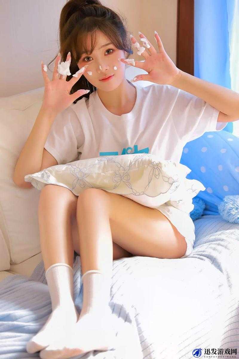 夏晴子苏语棠：两位青春活力美少女的精彩故事