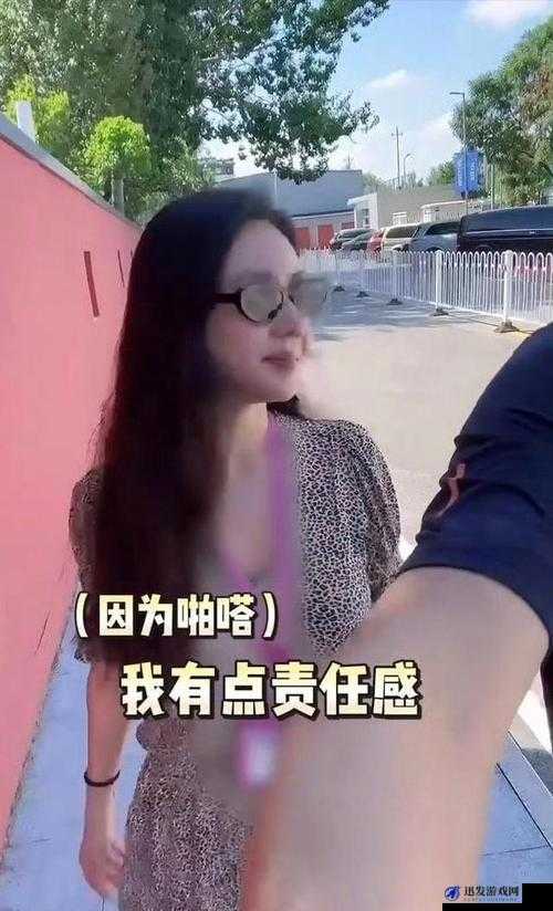 母亲拿着钱包究竟有何缘由呢