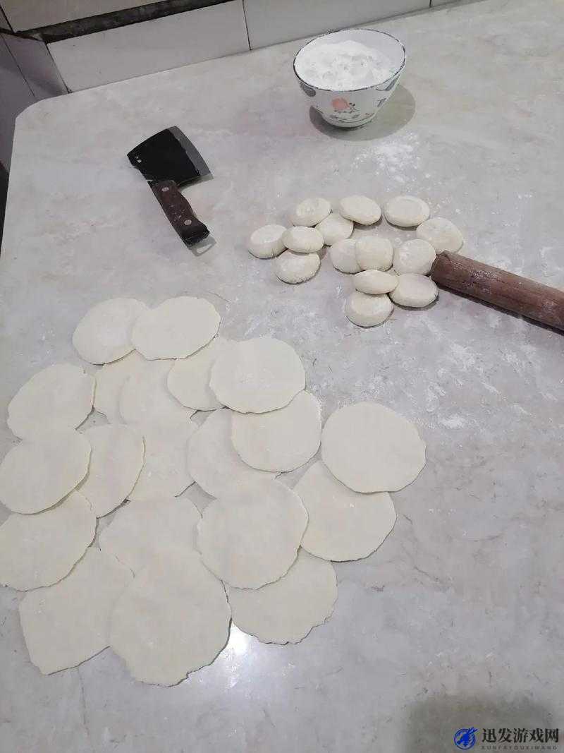 姬小满饺子皮最简单处理方法：快速学会制作美味饺子皮